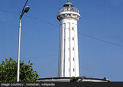 http://img.yatra.com/content/images/byop/dest/Pondicherry/411x291LightHouse1.jpg